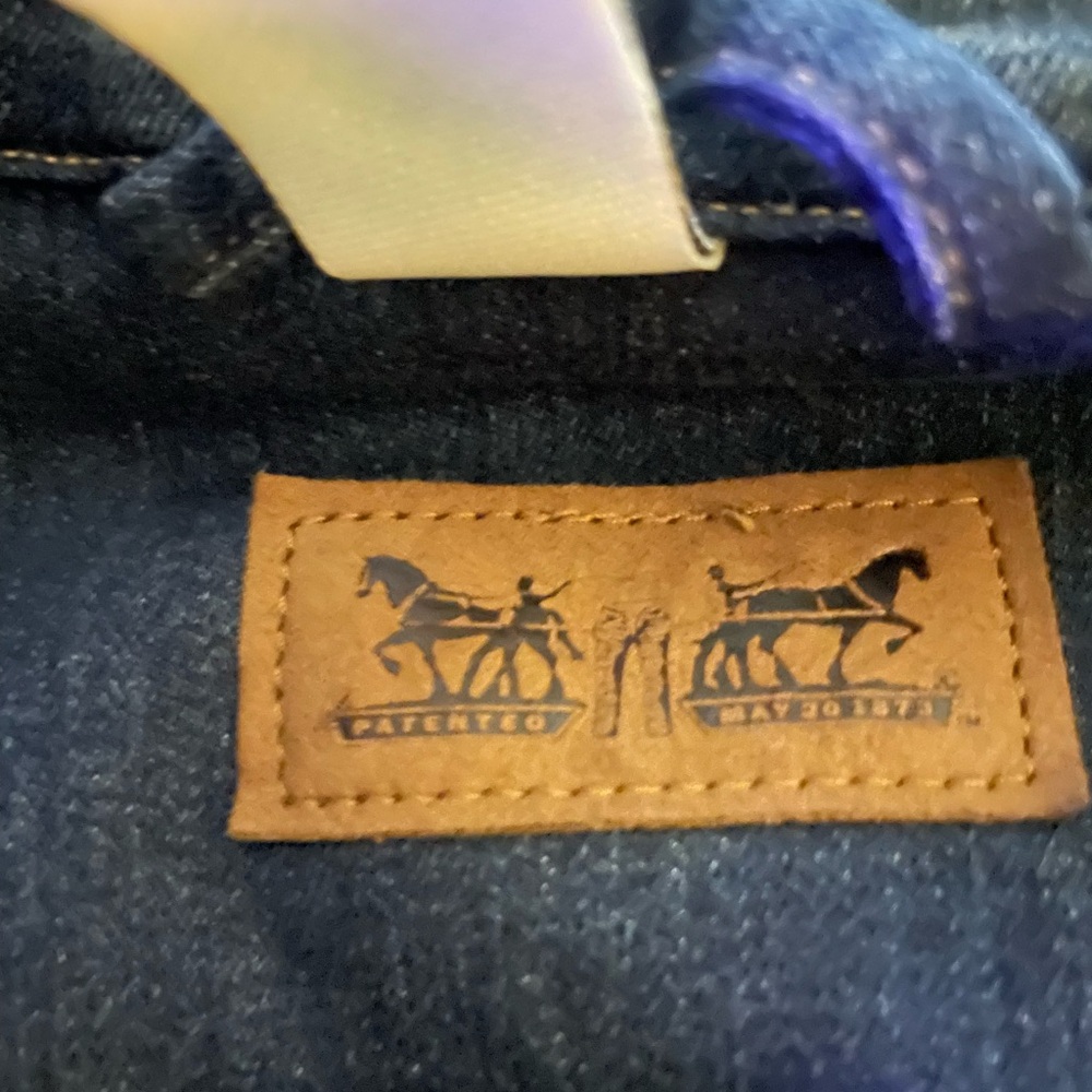 Levi’s Denim Jacket - Picture 4 of 12